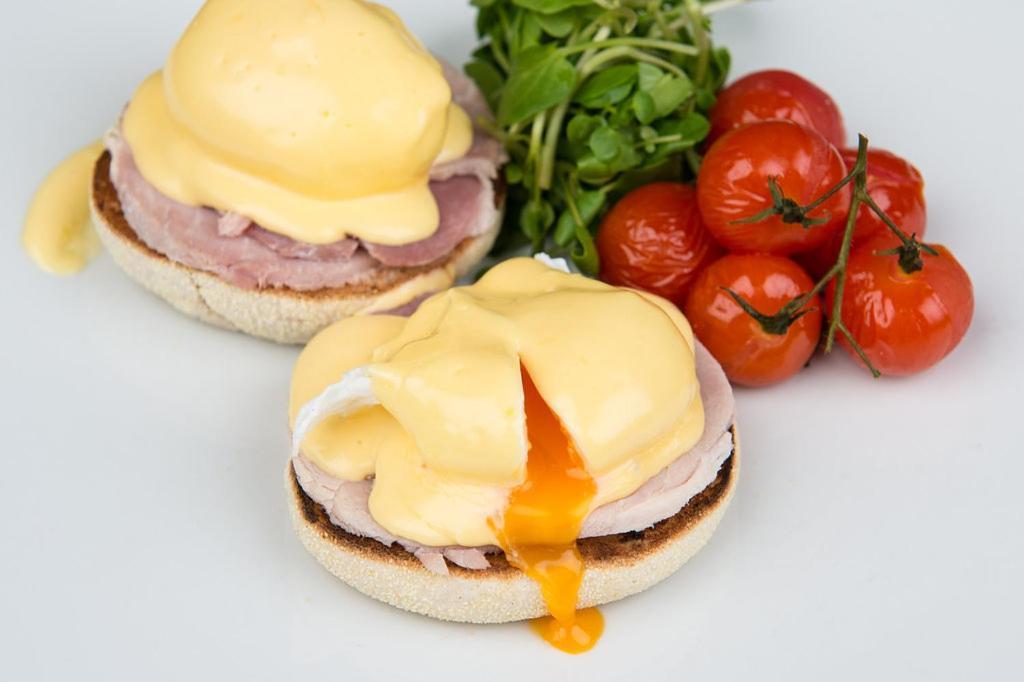 مبيت وإفطار شروزبري Darwin'S Townhouse المظهر الخارجي الصورة Eggs Benedict