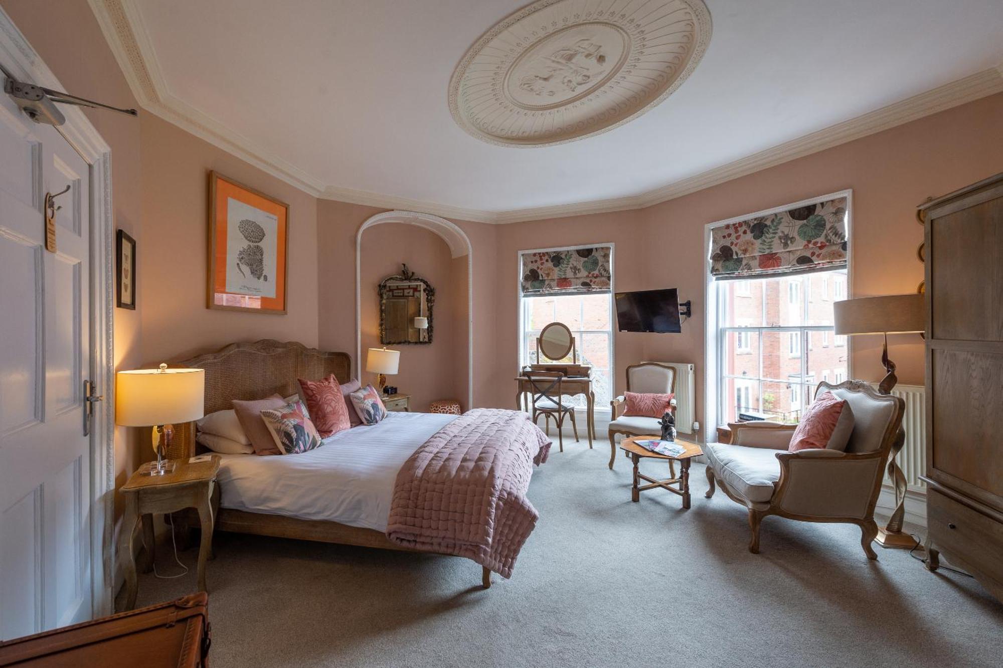 مبيت وإفطار شروزبري Darwin'S Townhouse المظهر الخارجي الصورة A bedroom at The Swan