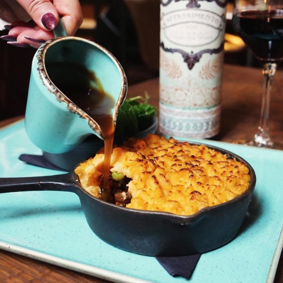 مبيت وإفطار شروزبري Darwin'S Townhouse المظهر الخارجي الصورة Shepherd's pie