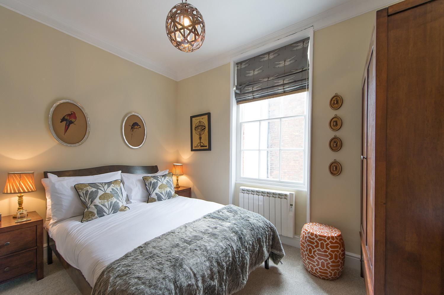 مبيت وإفطار شروزبري Darwin'S Townhouse الغرفة الصورة A bedroom at the hotel