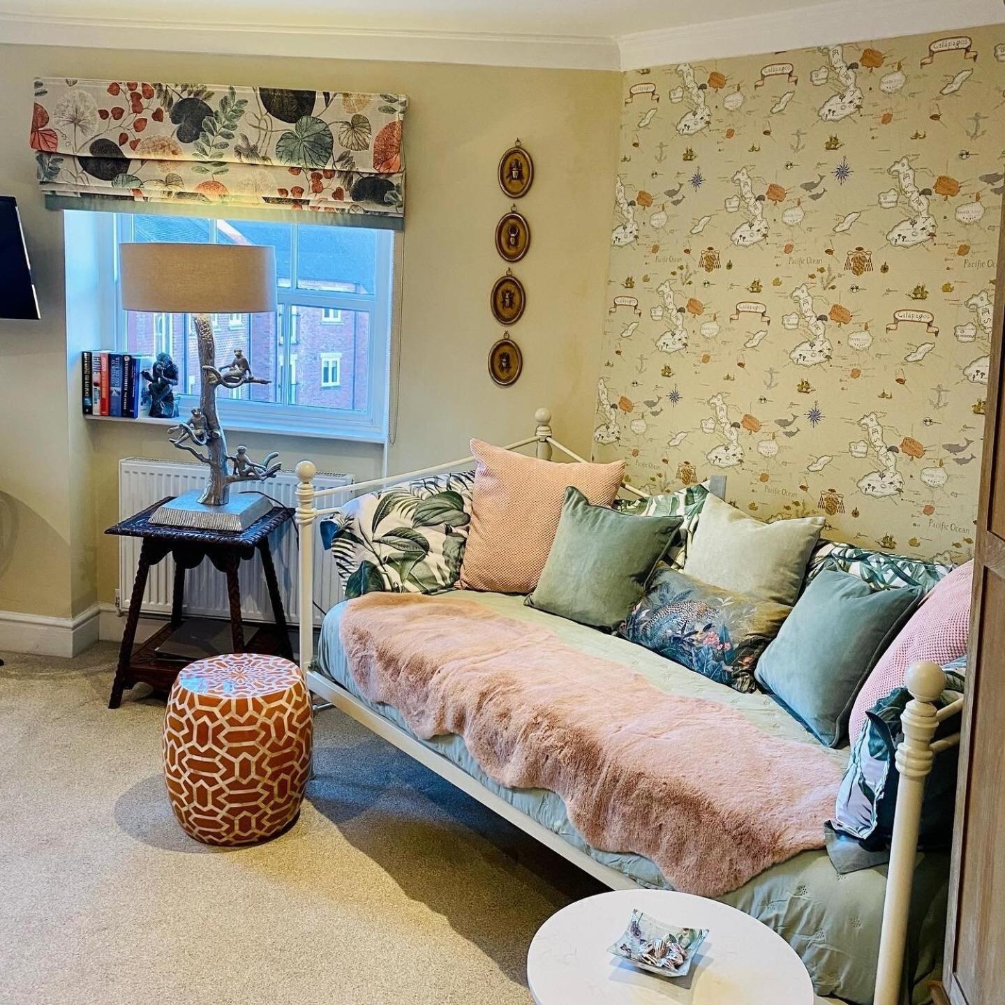 مبيت وإفطار شروزبري Darwin'S Townhouse الغرفة الصورة A daybed